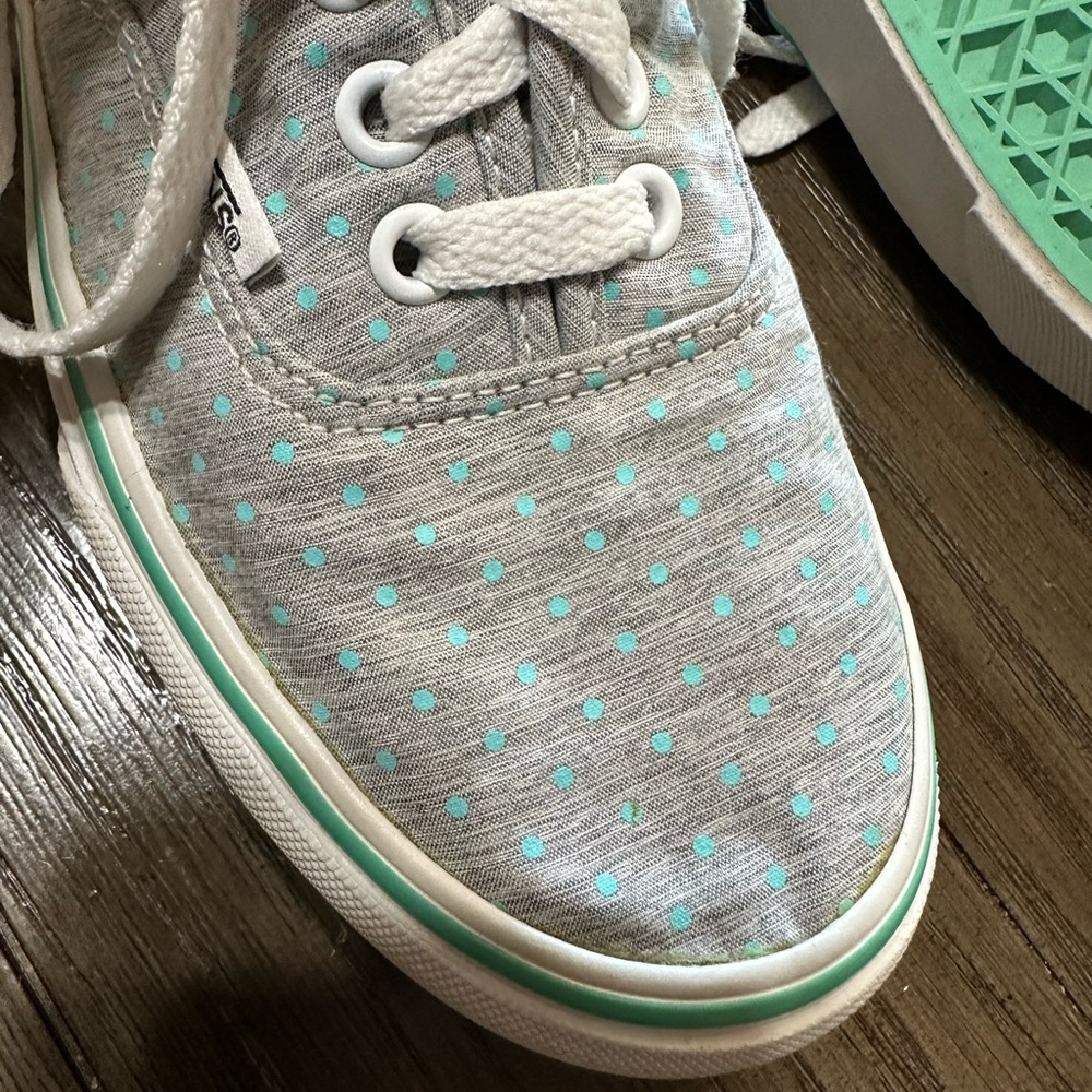 Men's US 5, Women US 6.5 Vans Gray and Teal Polka Dot Sneakers - Picture 6 of 8